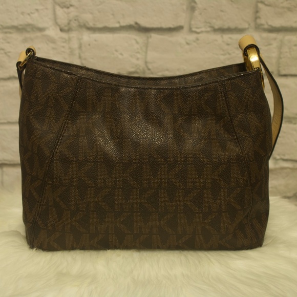 Michael Kors Fulton Messenger - Picture 11 of 16